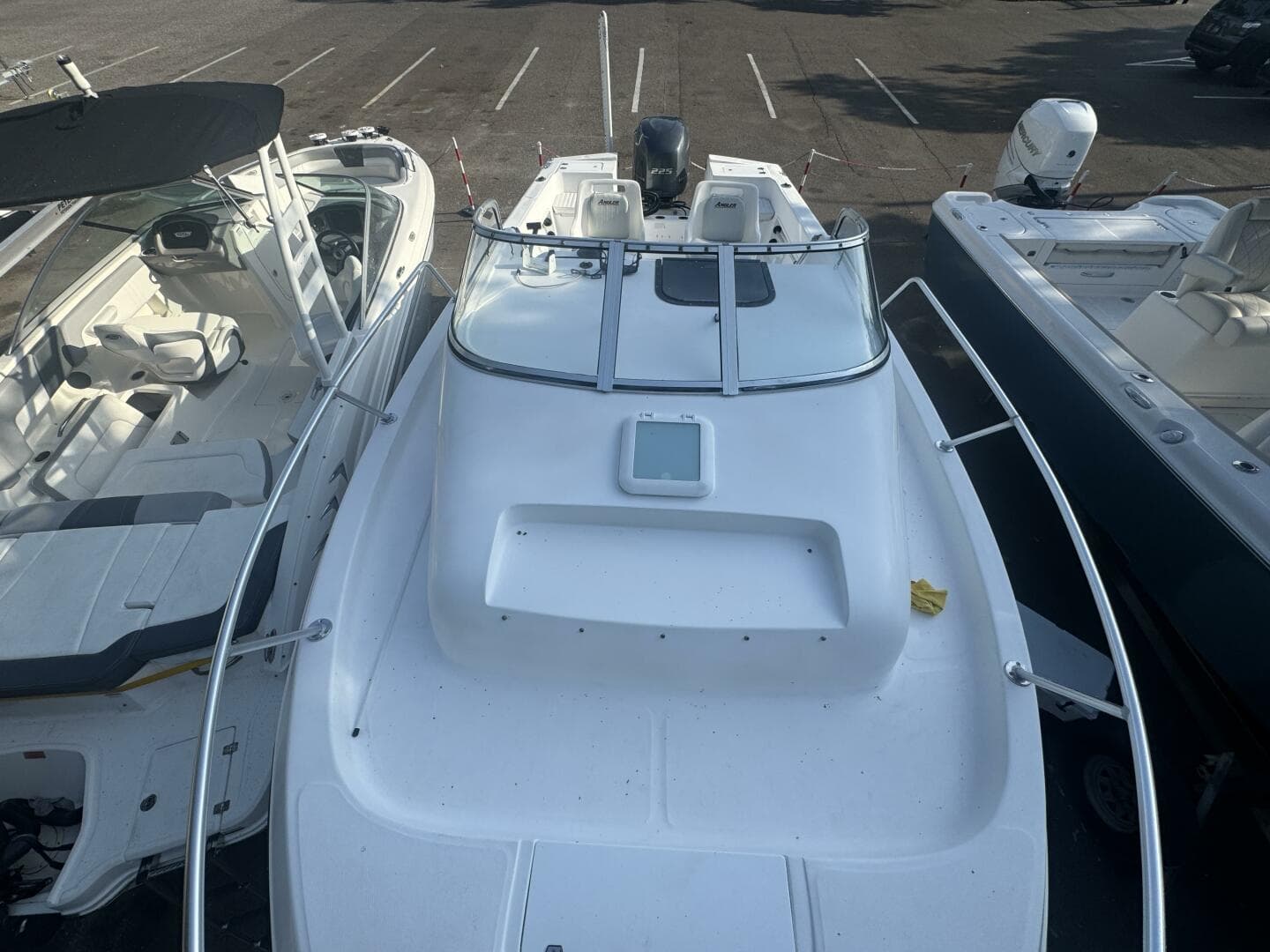 2004 Angler 220 Walkaround — photo 17