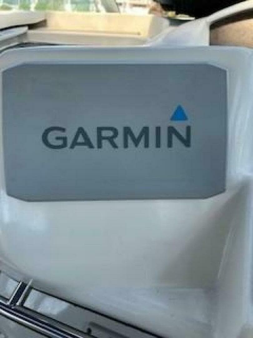 1996 Sea Ray 330 Express Cruiser — photo 10