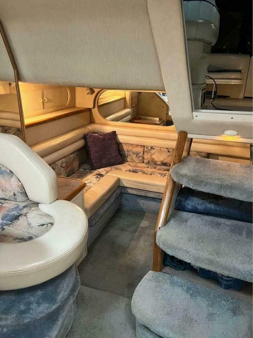 1996 Sea Ray 330 Express Cruiser — photo 16
