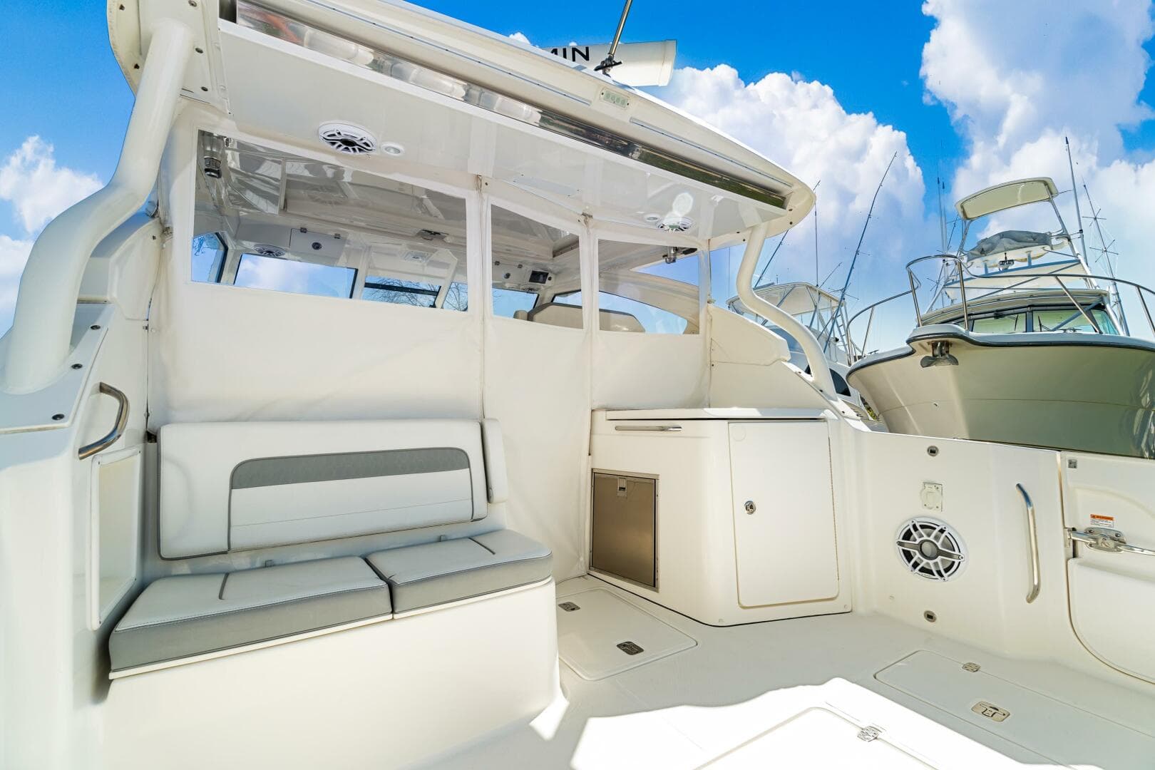 2021 Pursuit 365 DC — photo 7