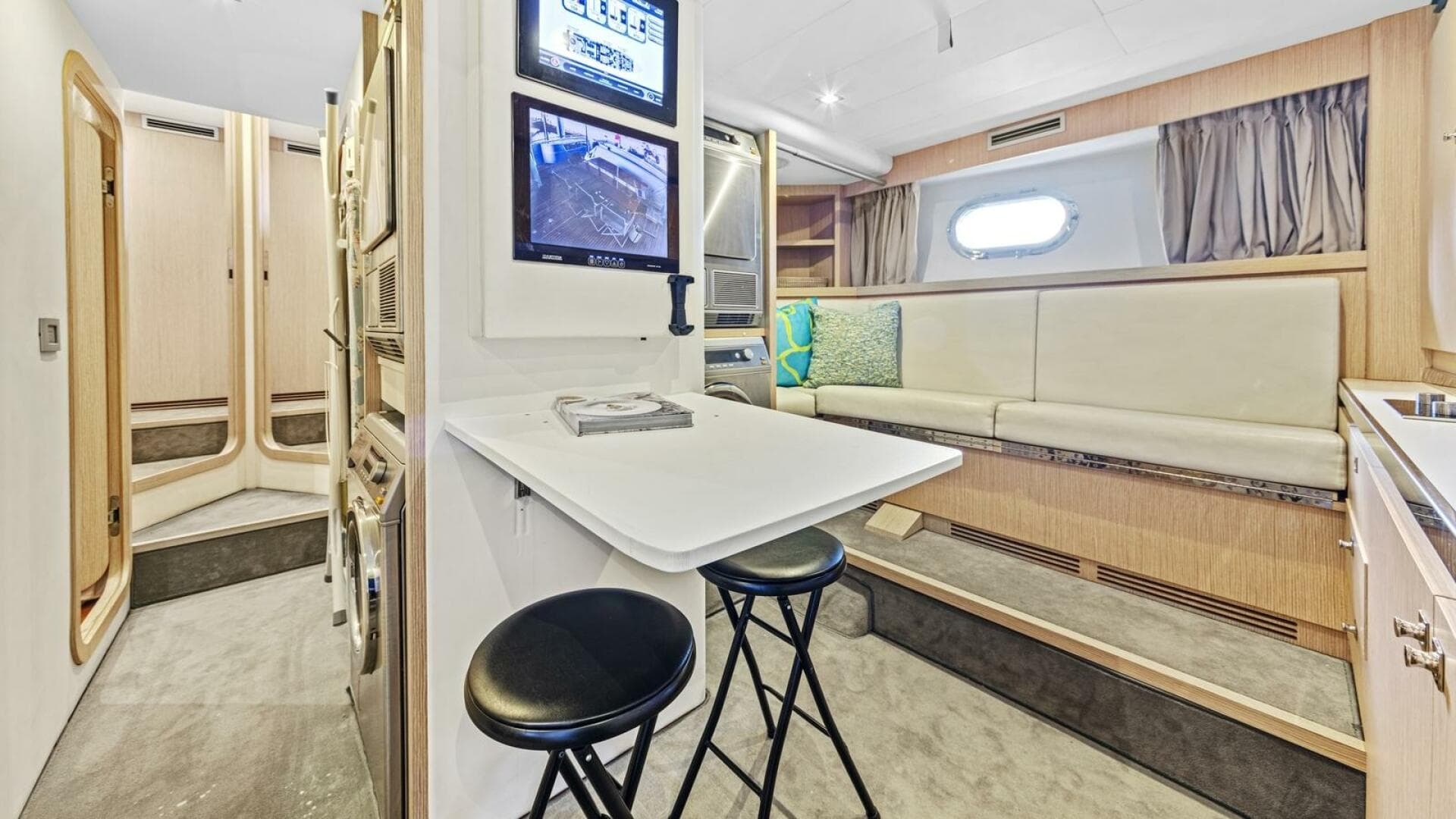 2016 Custom Line — photo 27