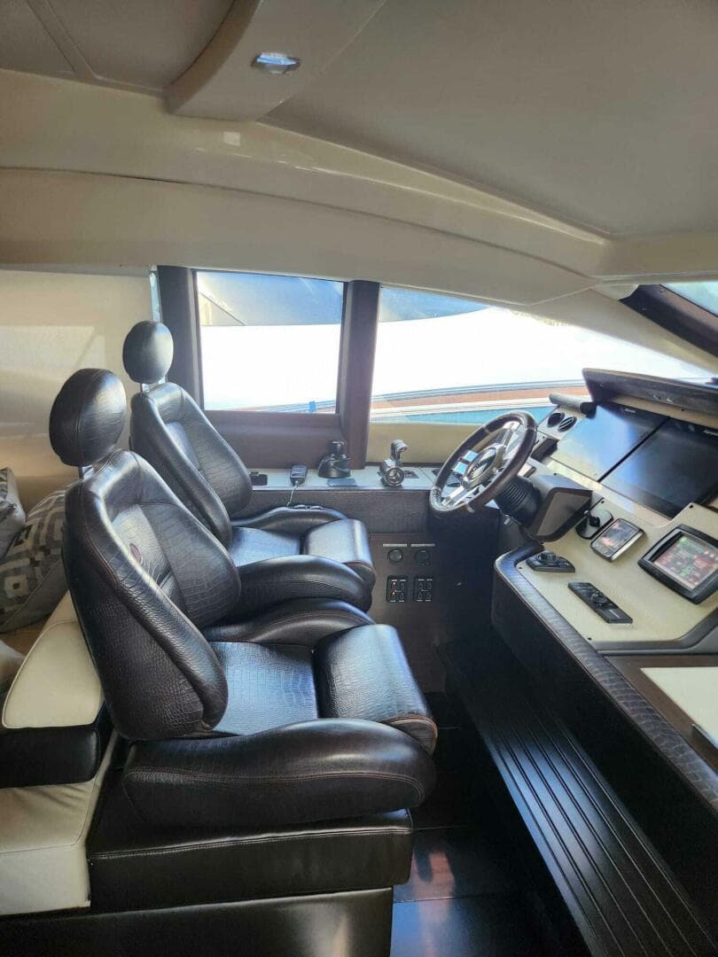 2014 Azimut Flybridge — photo 58