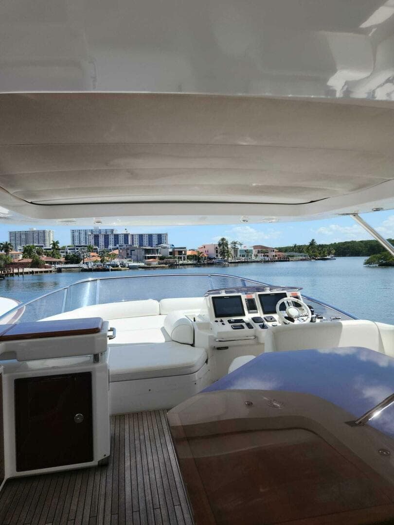 2014 Azimut Flybridge — photo 16