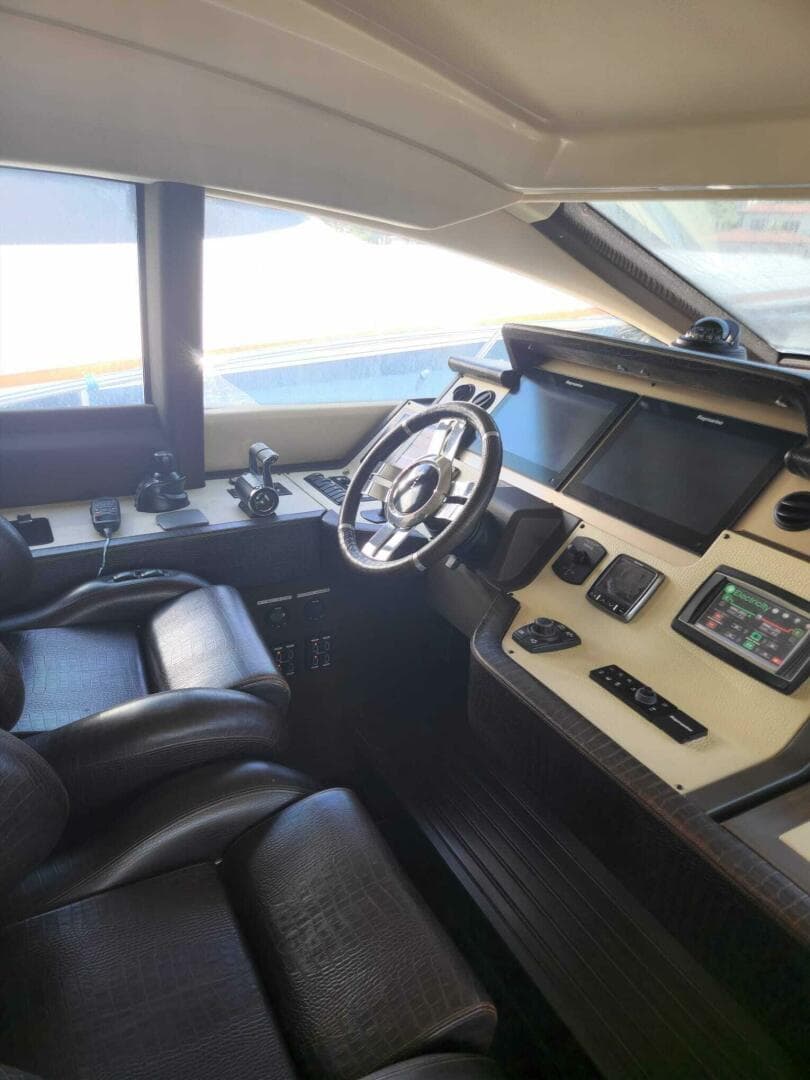 2014 Azimut Flybridge — photo 51