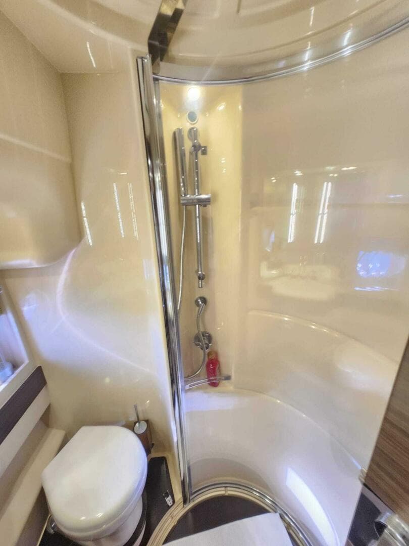 2014 Azimut Flybridge — photo 86