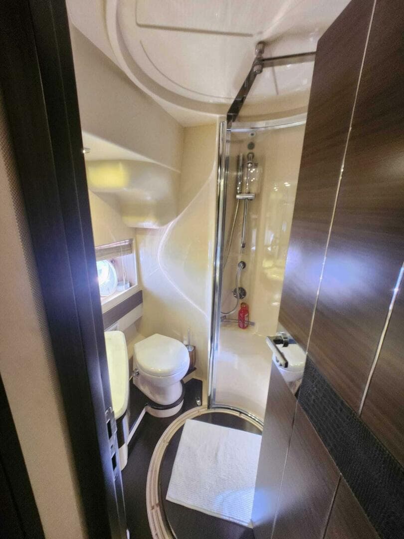 2014 Azimut Flybridge — photo 89