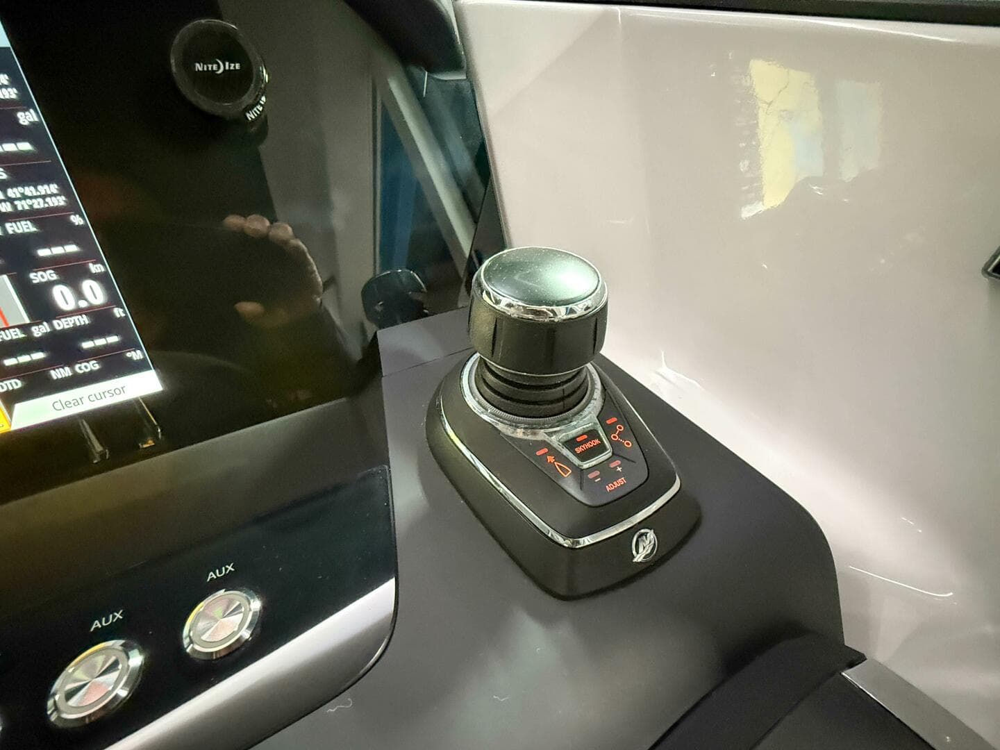 2020 Axopar 37 XC — photo 11