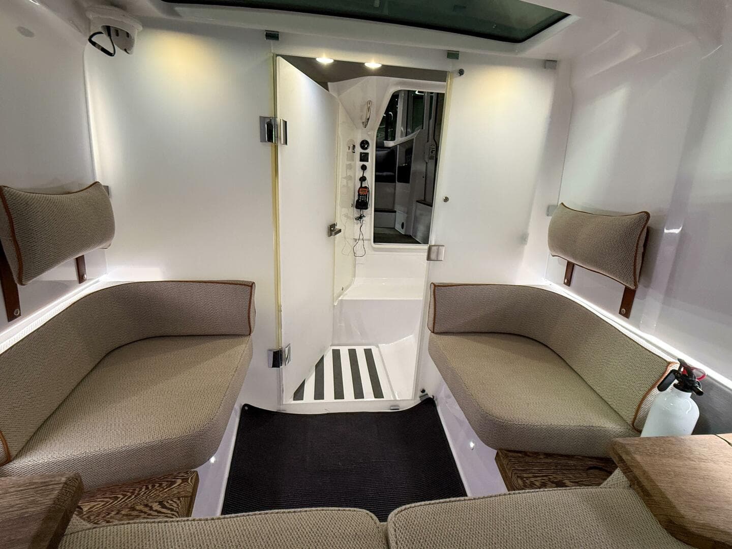 2020 Axopar 37 XC — photo 31