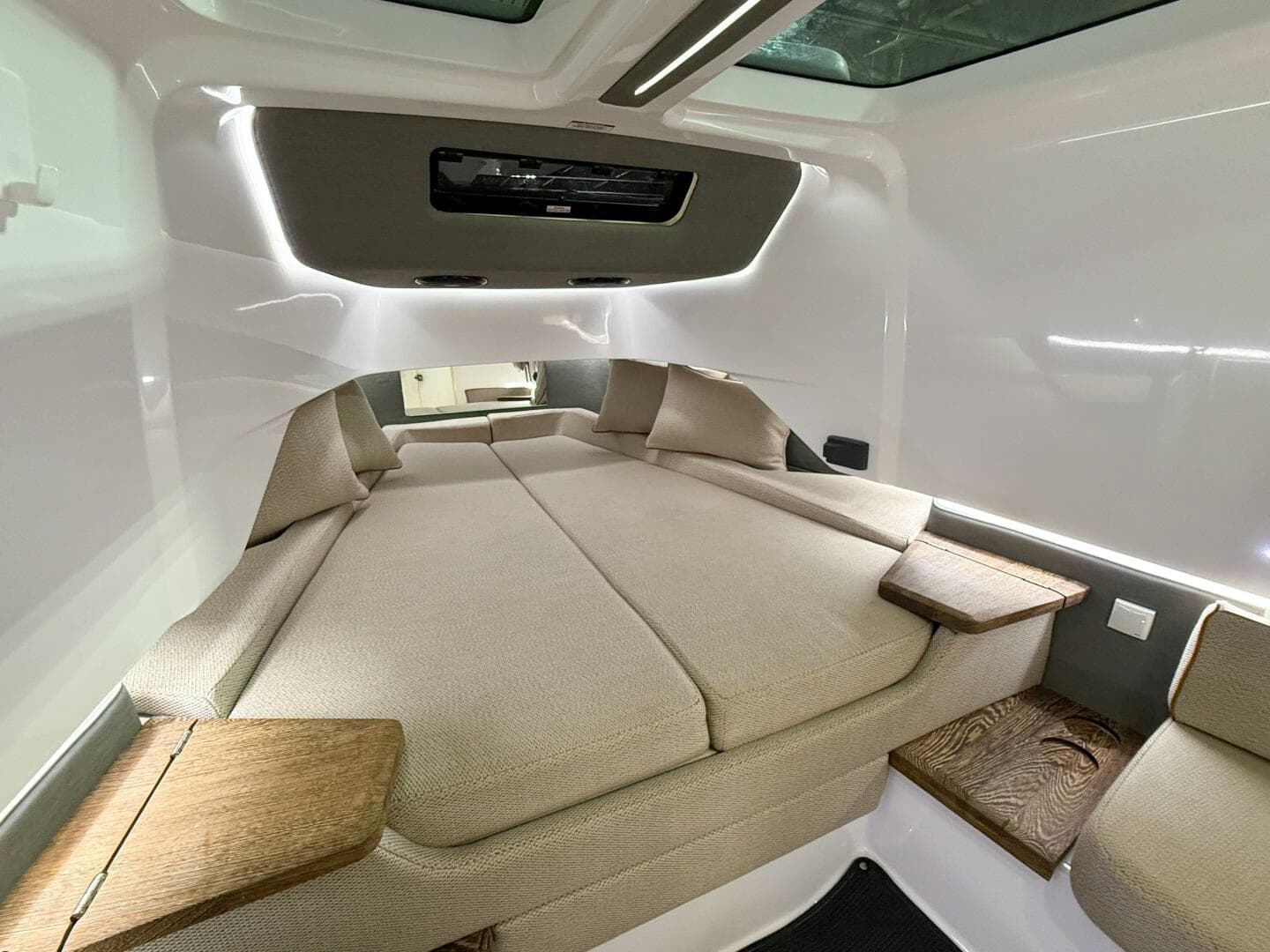 2020 Axopar 37 XC — photo 30