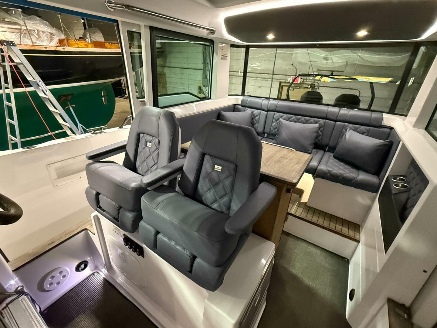 2020 Axopar 37 XC — photo 14