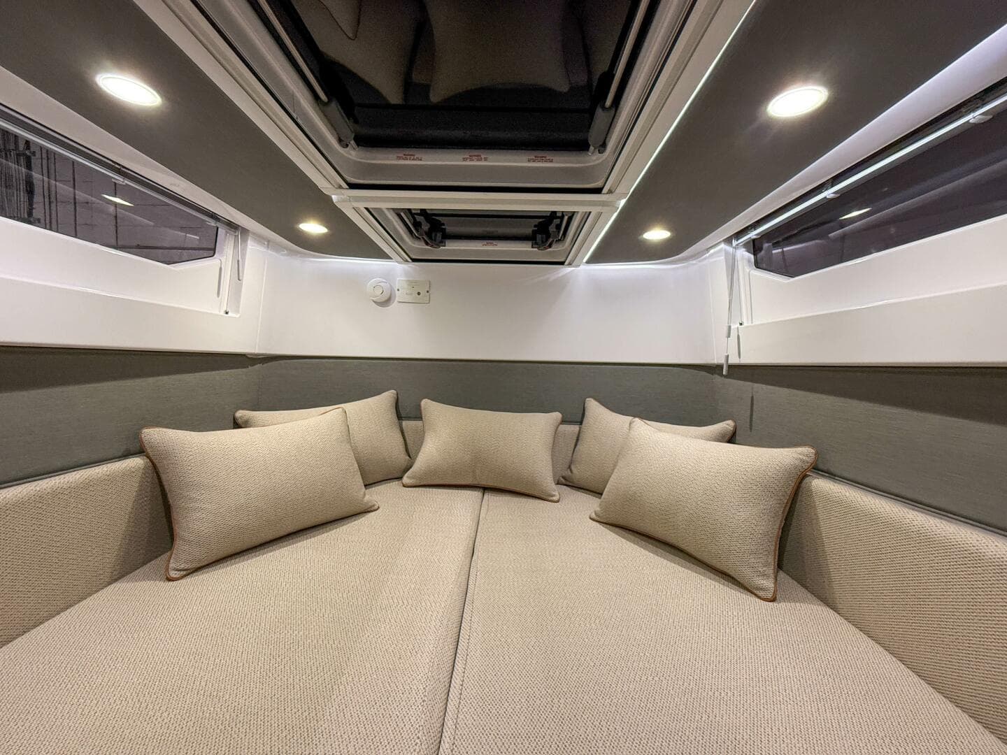 2020 Axopar 37 XC — photo 22