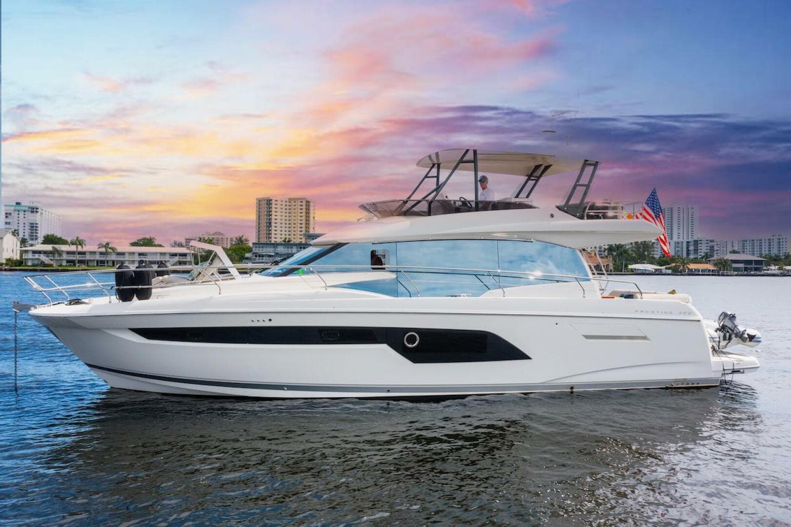 2020 Prestige 520 Flybridge — photo 1
