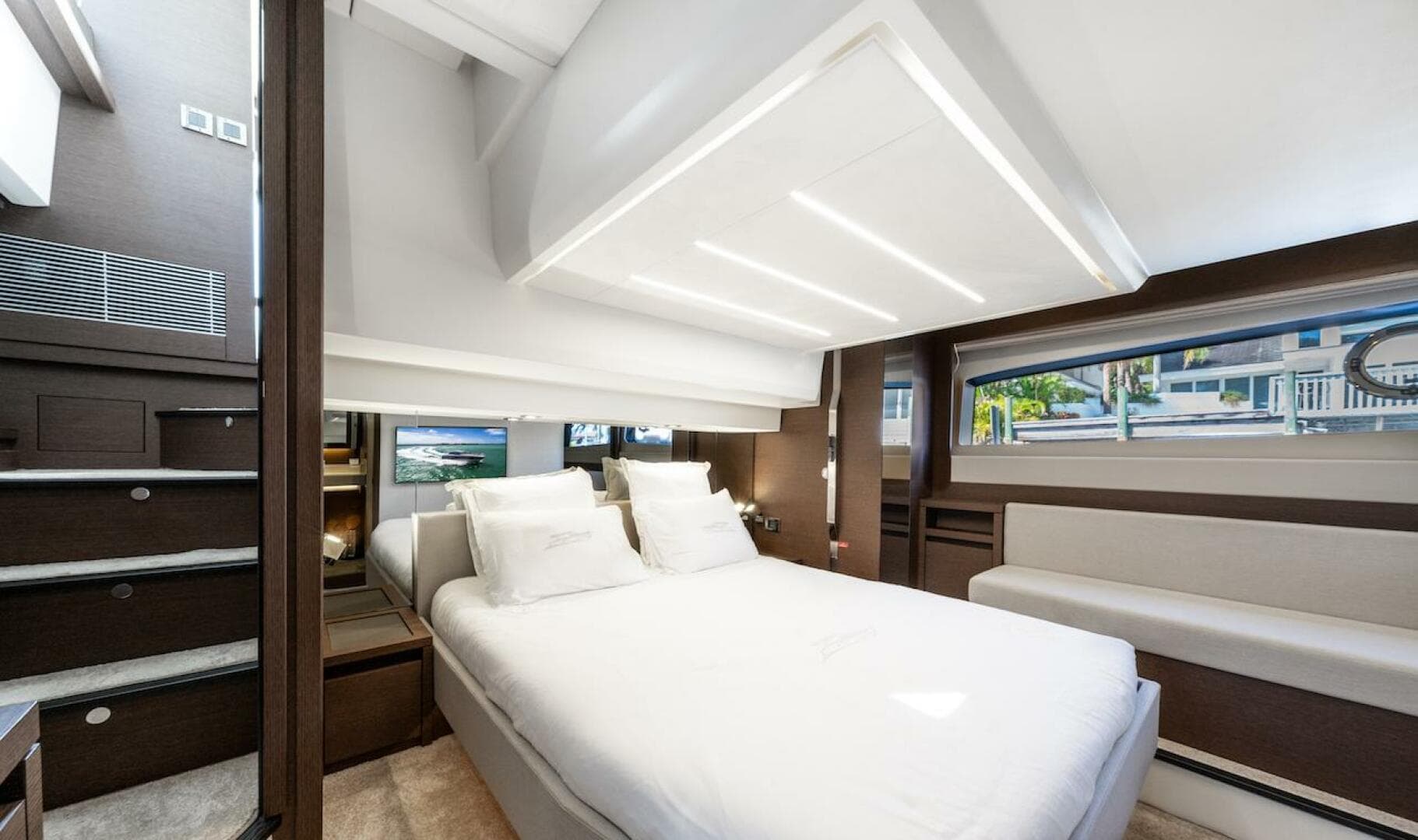 2020 Prestige 520 Flybridge — photo 42