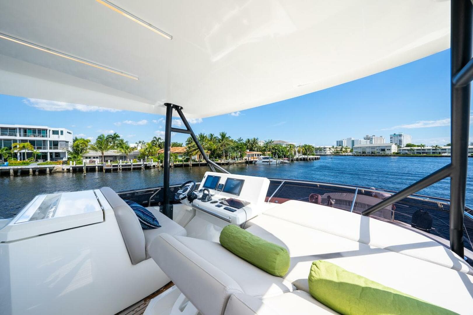 2020 Prestige 520 Flybridge — photo 17