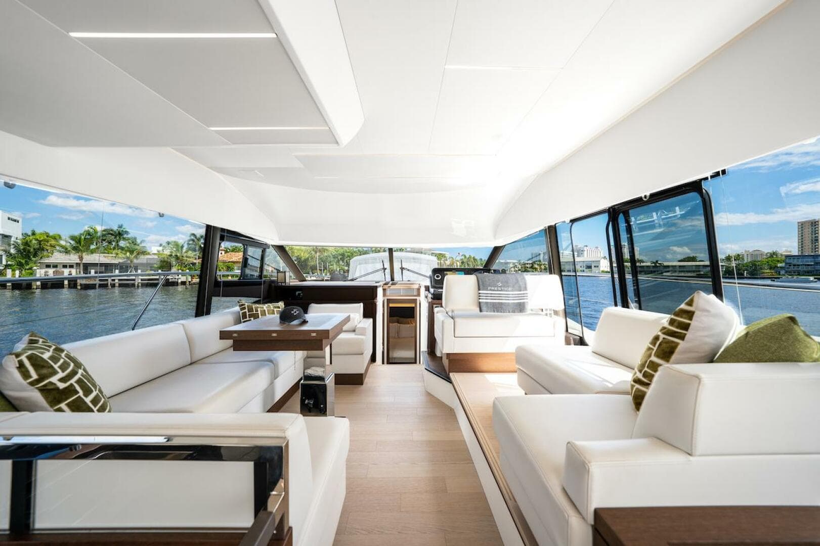 2020 Prestige 520 Flybridge — photo 32