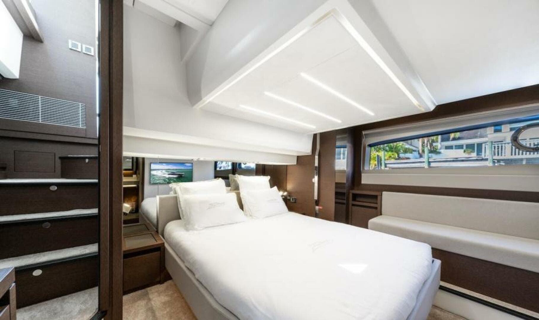 2020 Prestige 520 Flybridge — photo 37