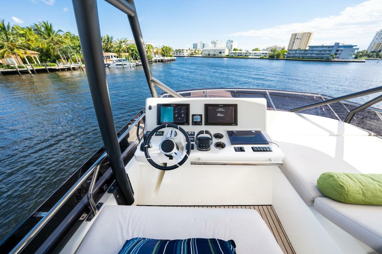 2020 Prestige 520 Flybridge — photo 18