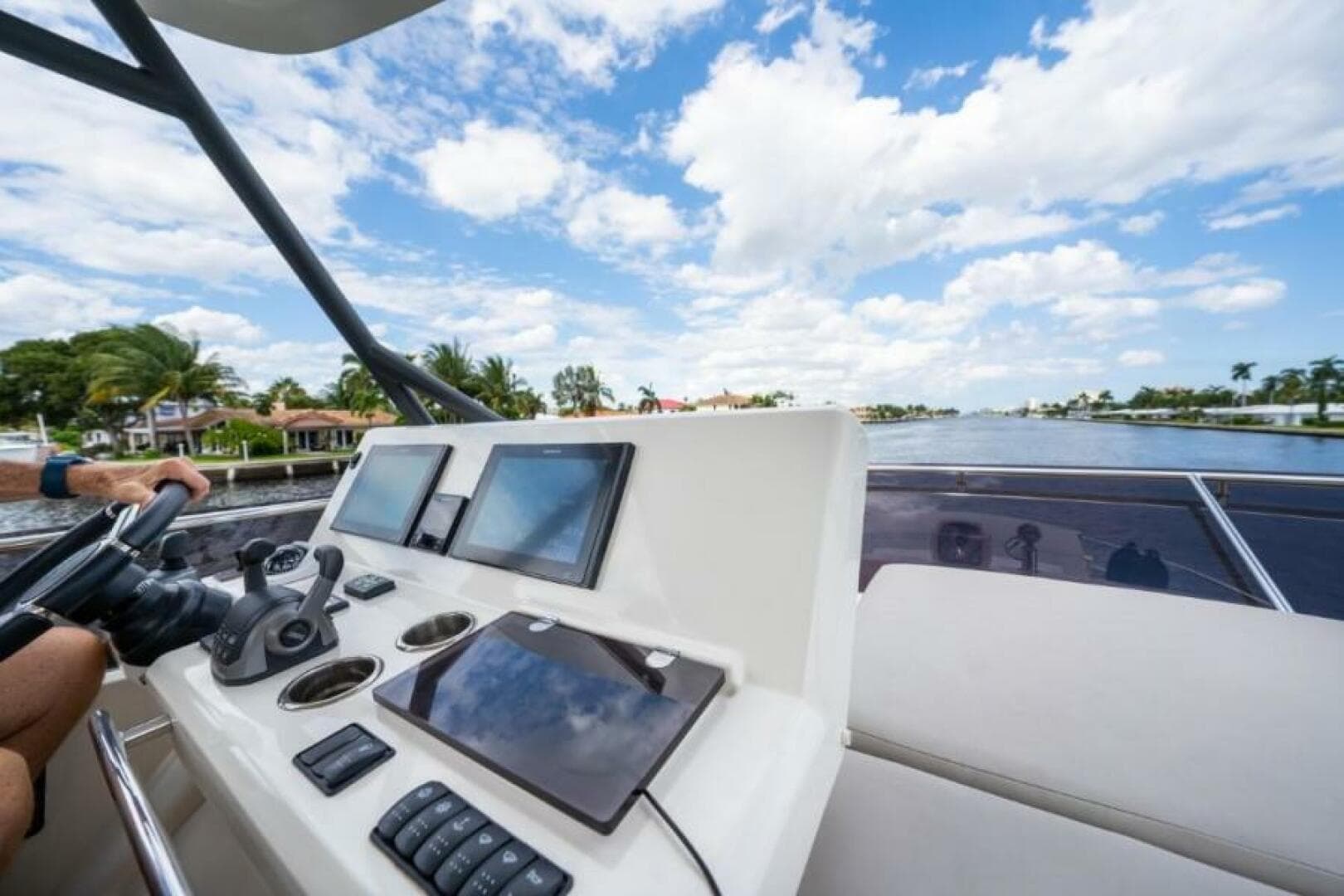 2020 Prestige 520 Flybridge — photo 19