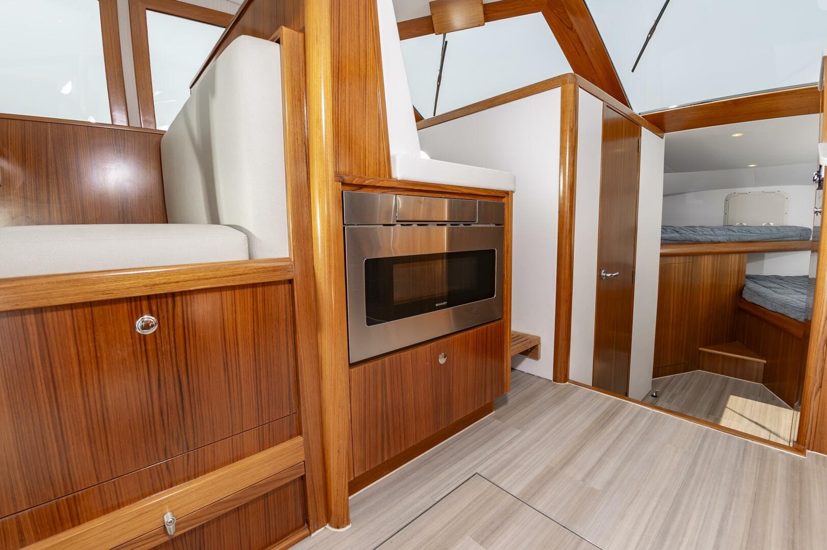 2024 Weaver 43 — photo 13