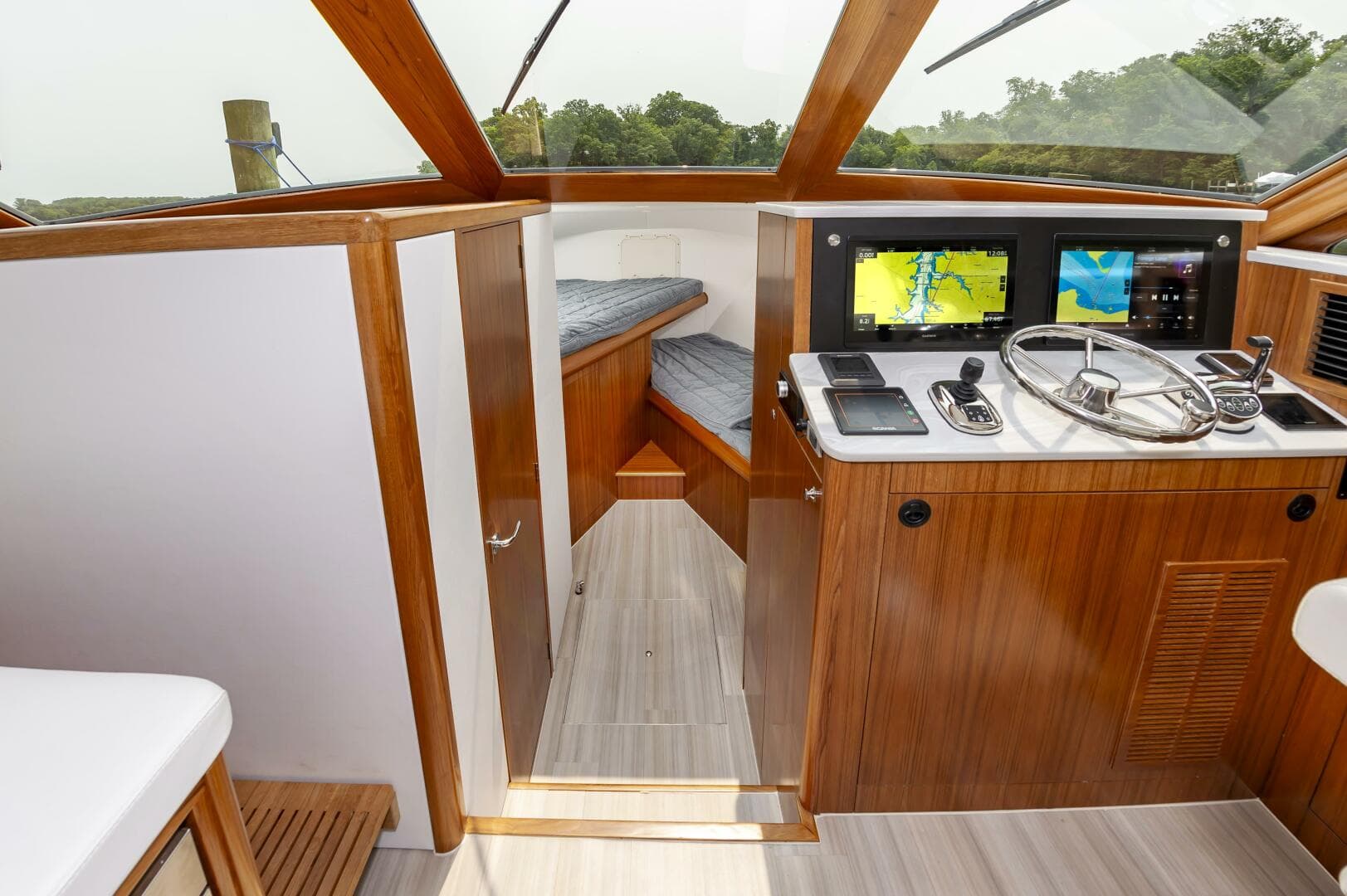 2024 Weaver 43 — photo 18