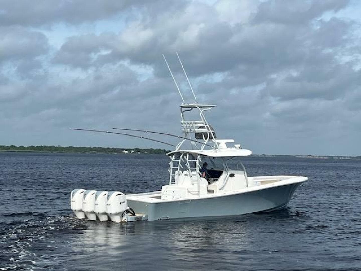 2018 Regulator 41 — photo 3