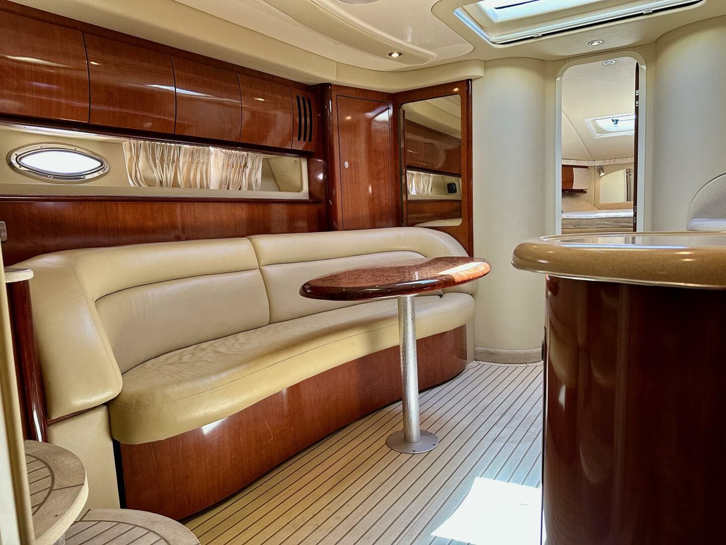 2004 Sea Ray 420 Sundancer — photo 13
