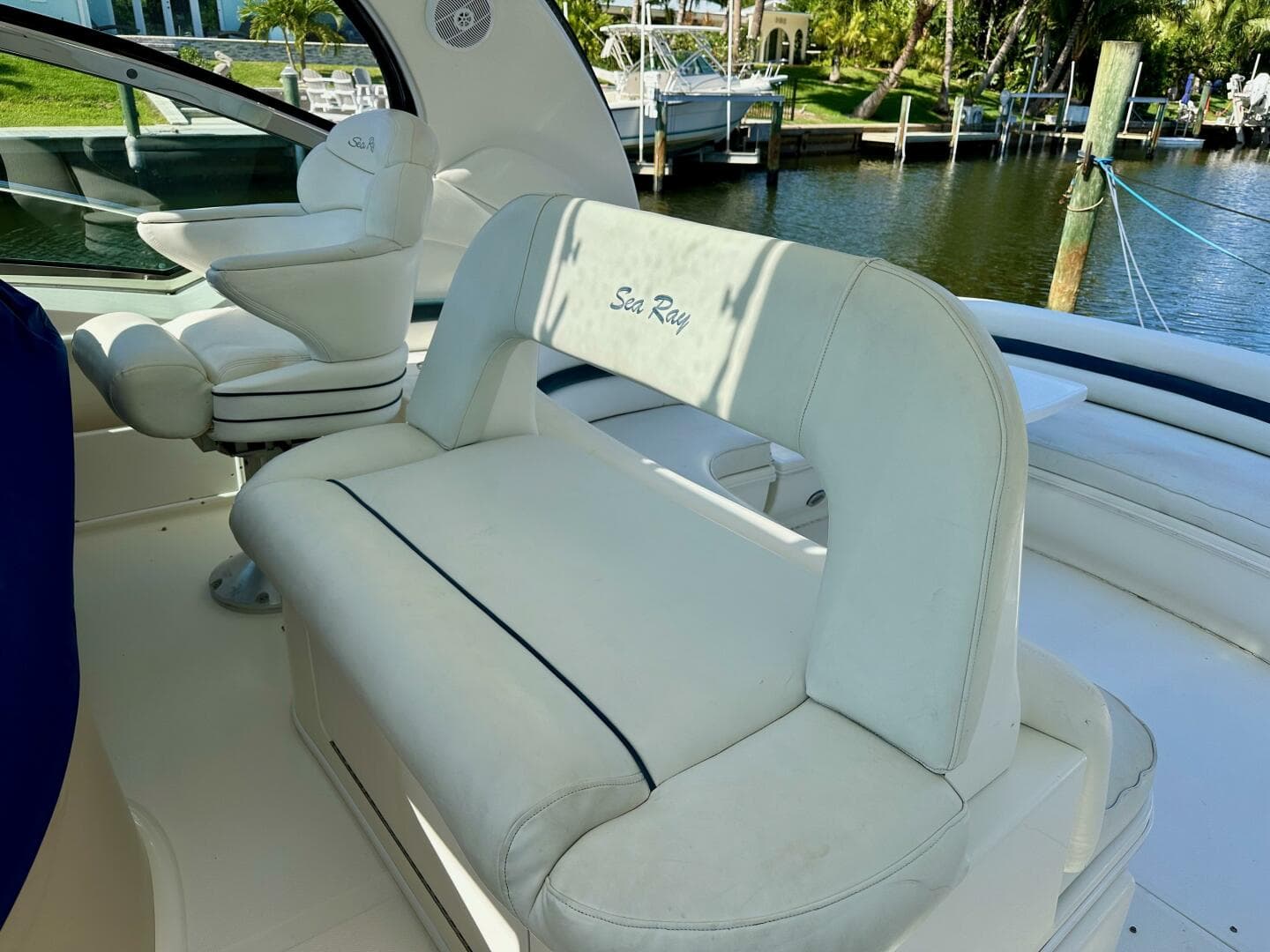 2004 Sea Ray 420 Sundancer — photo 9