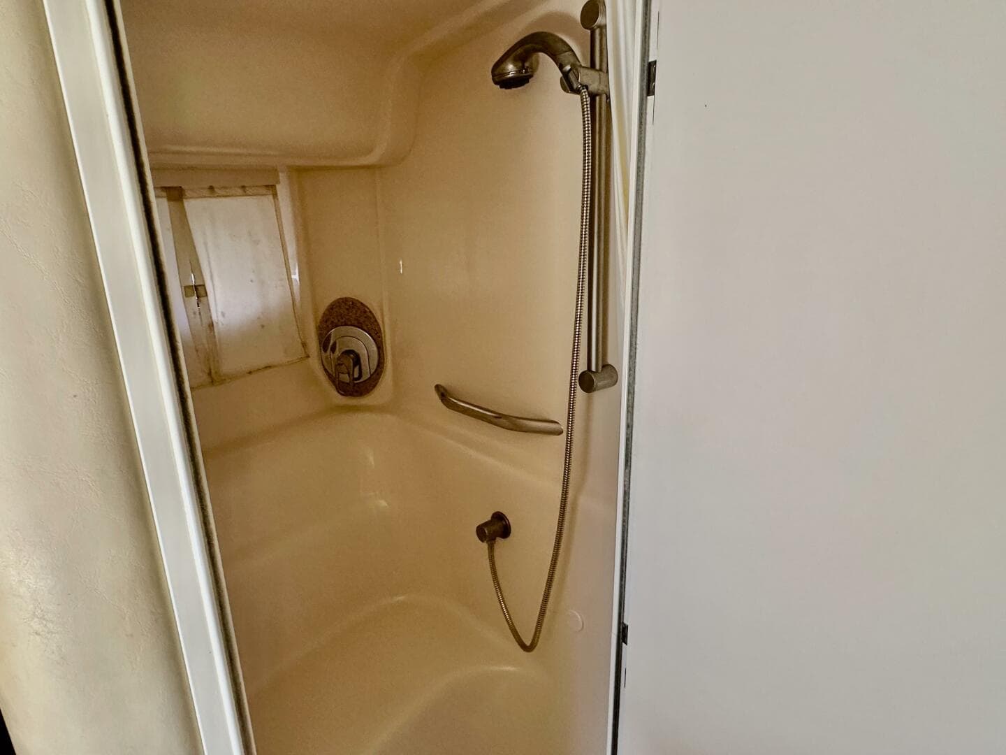 2004 Sea Ray 420 Sundancer — photo 21