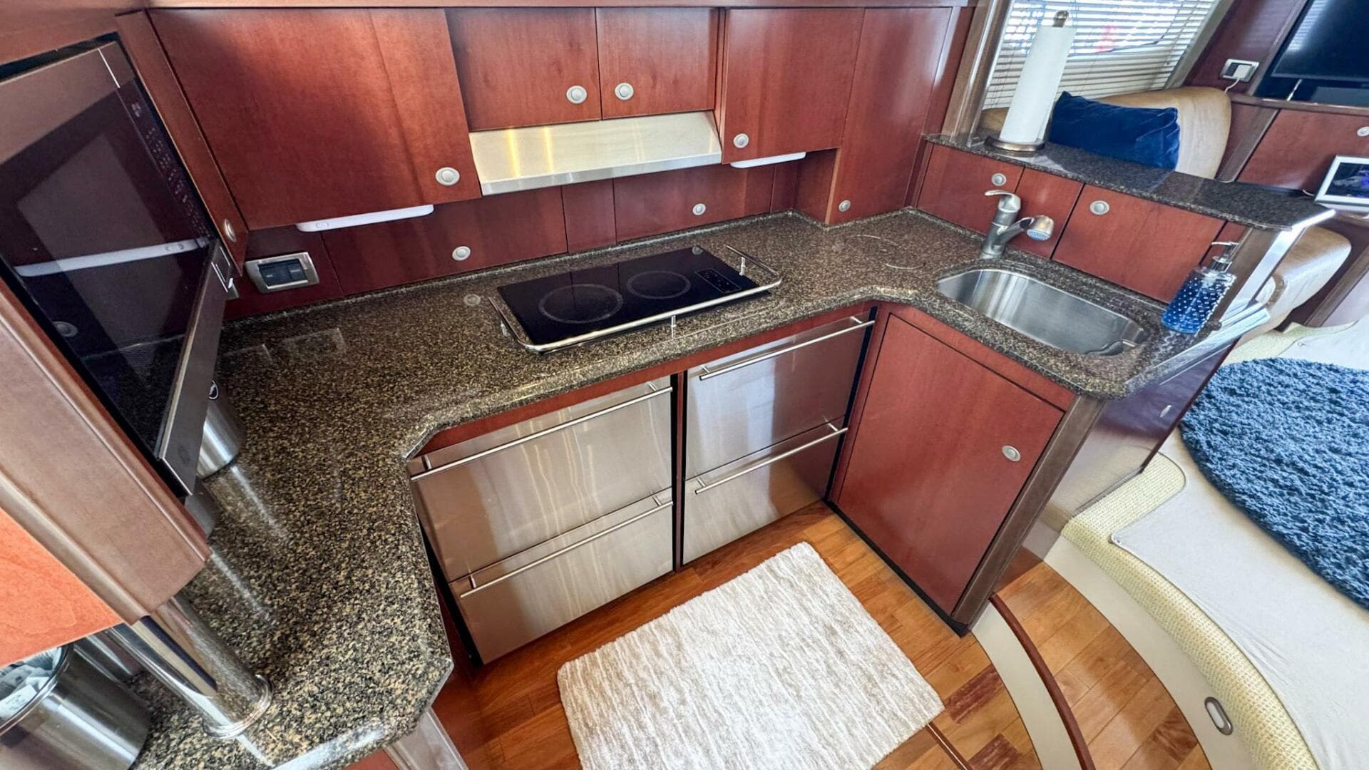 2005 Sea Ray 500 Sedan Bridge — photo 12