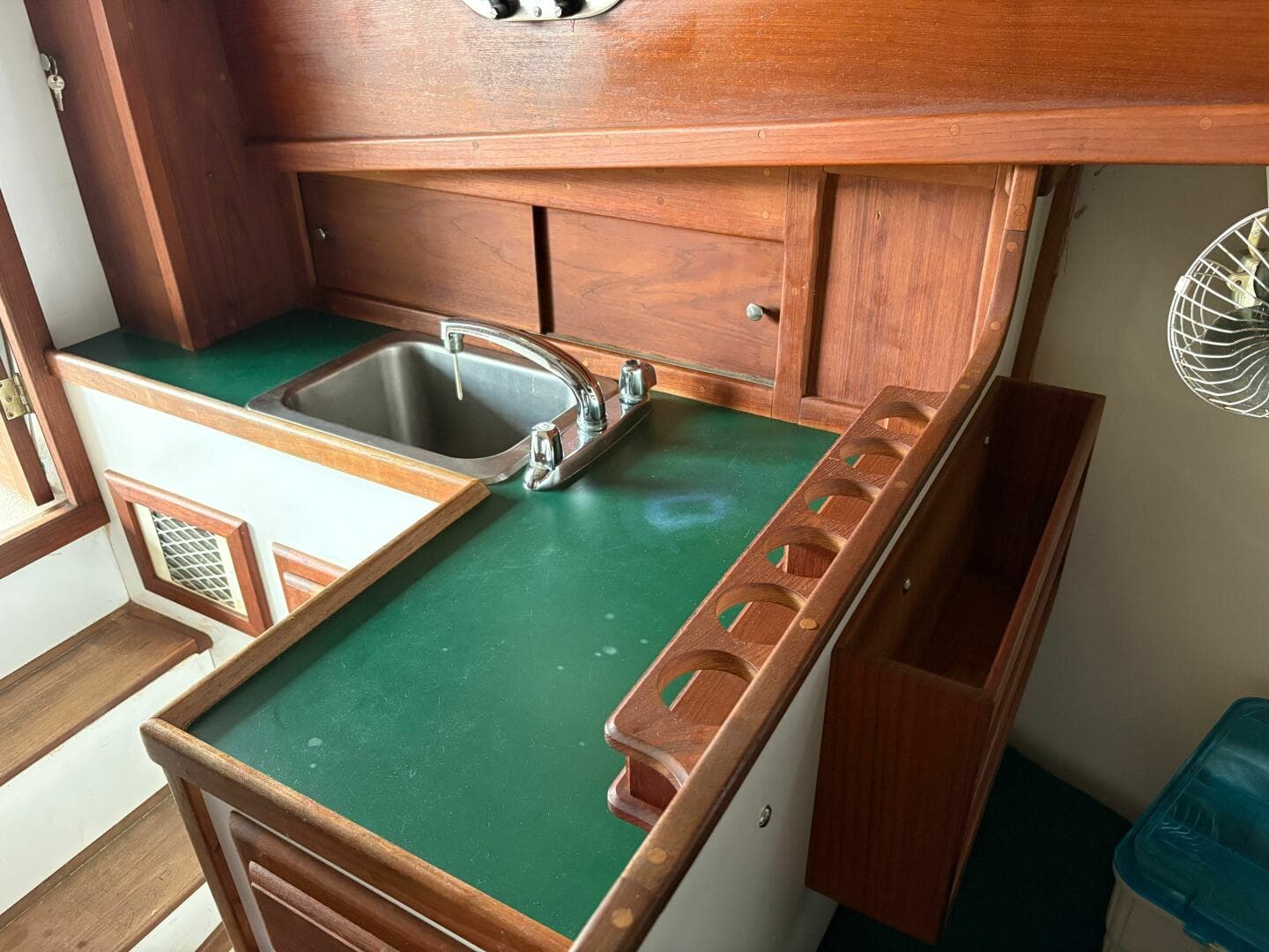 1988 Ellis Down East — photo 11