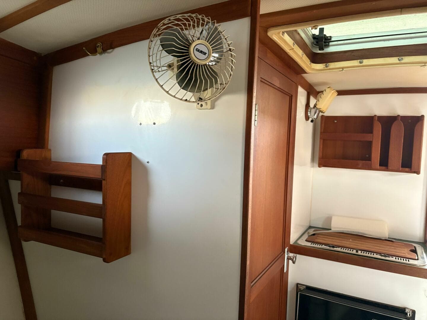 1988 Ellis Down East — photo 20