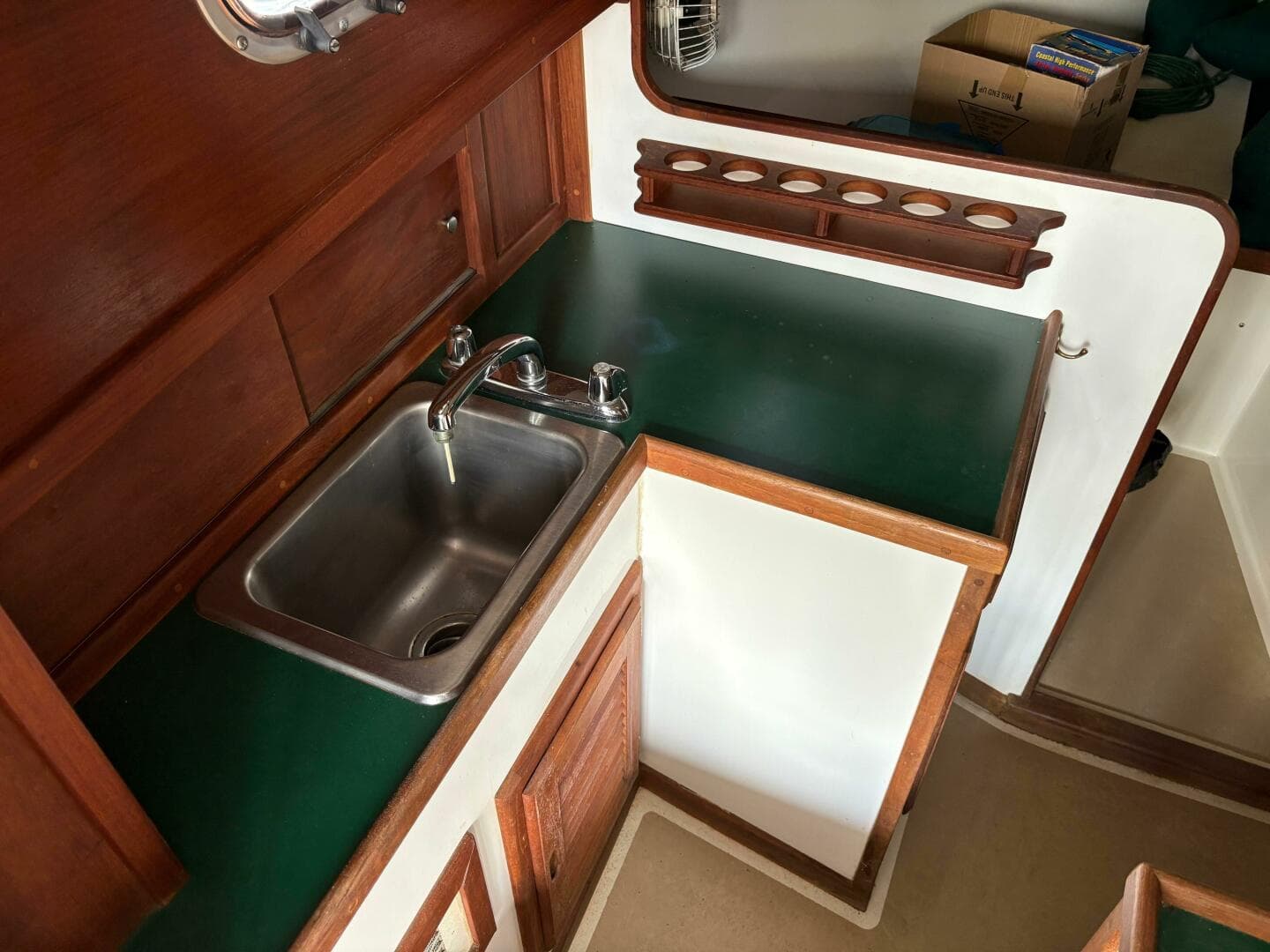 1988 Ellis Down East — photo 12