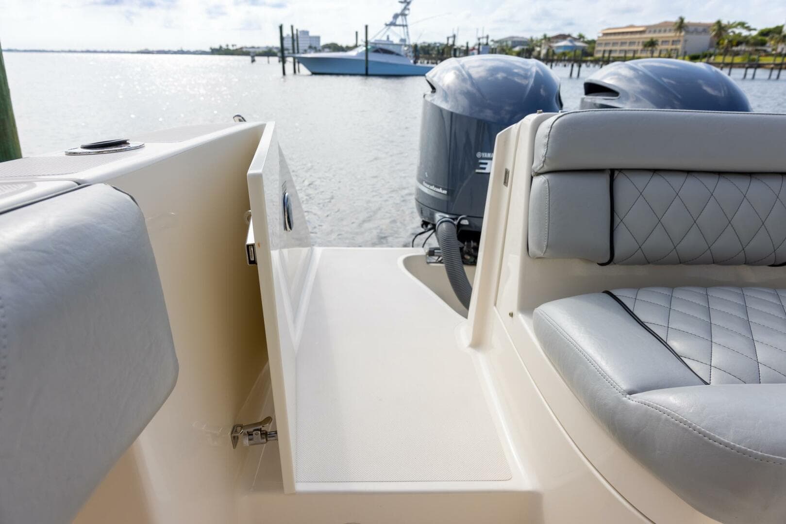 2012 Pursuit ST 310 Sport — photo 26