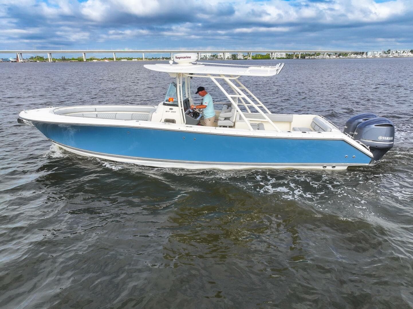 2012 Pursuit ST 310 Sport — photo 2