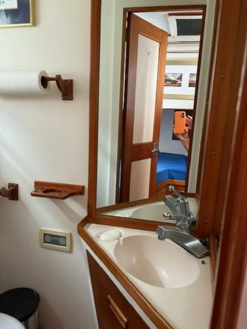 1978 Grand Banks 36 Classic — photo 28