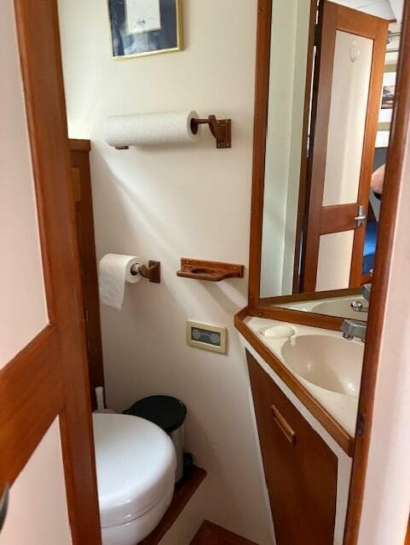 1978 Grand Banks 36 Classic — photo 29