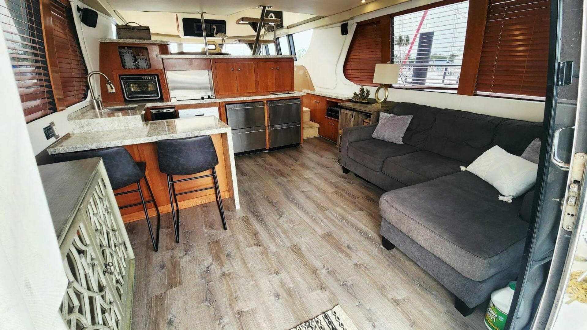 1999 Carver 530 Voyager Pilothouse — photo 6