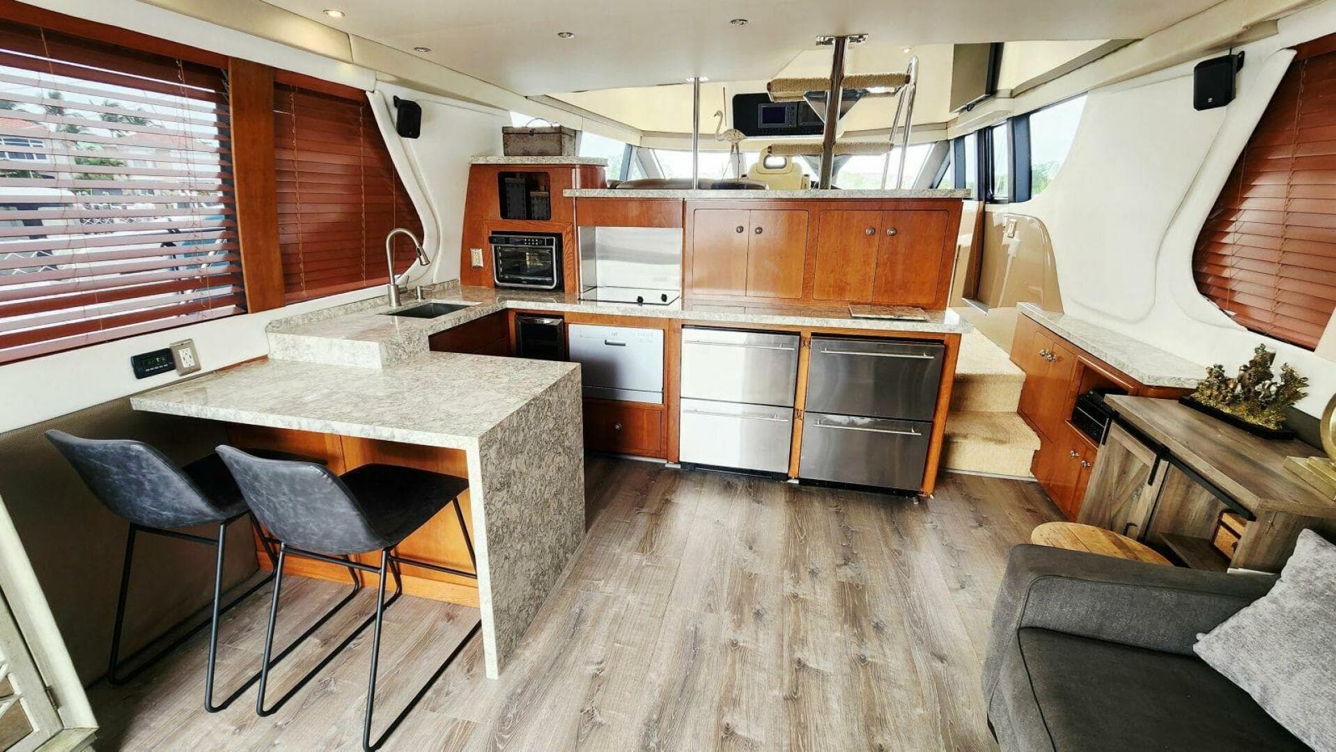 1999 Carver 530 Voyager Pilothouse — photo 9