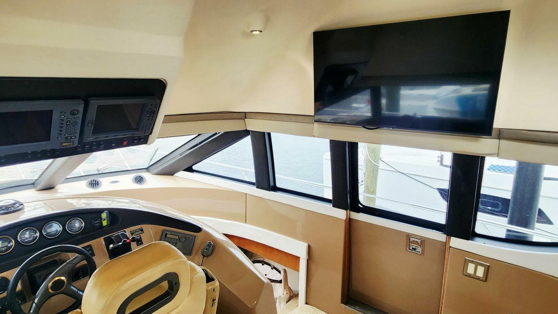 1999 Carver 530 Voyager Pilothouse — photo 24
