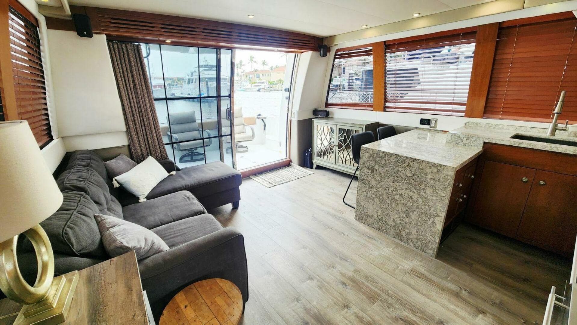 1999 Carver 530 Voyager Pilothouse — photo 8