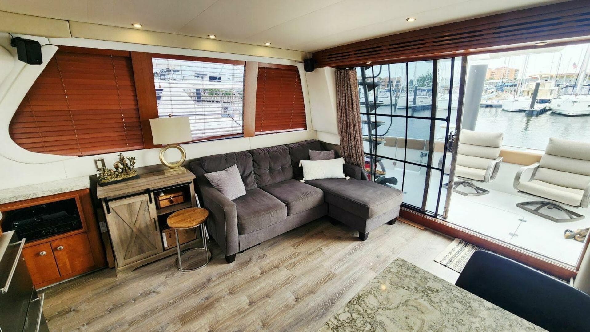 1999 Carver 530 Voyager Pilothouse — photo 7