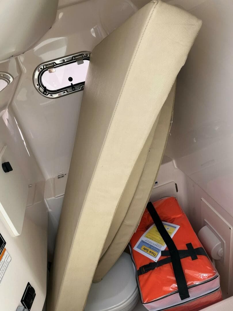 2016 Pursuit — photo 13