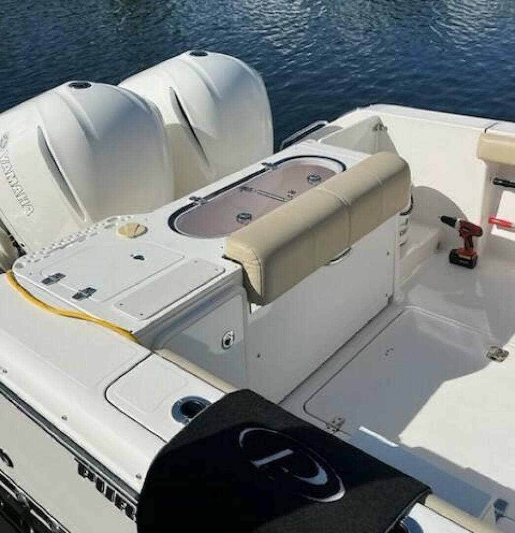 2016 Pursuit — photo 23