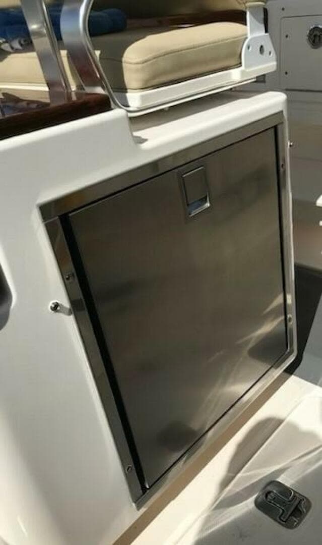 2016 Pursuit — photo 14