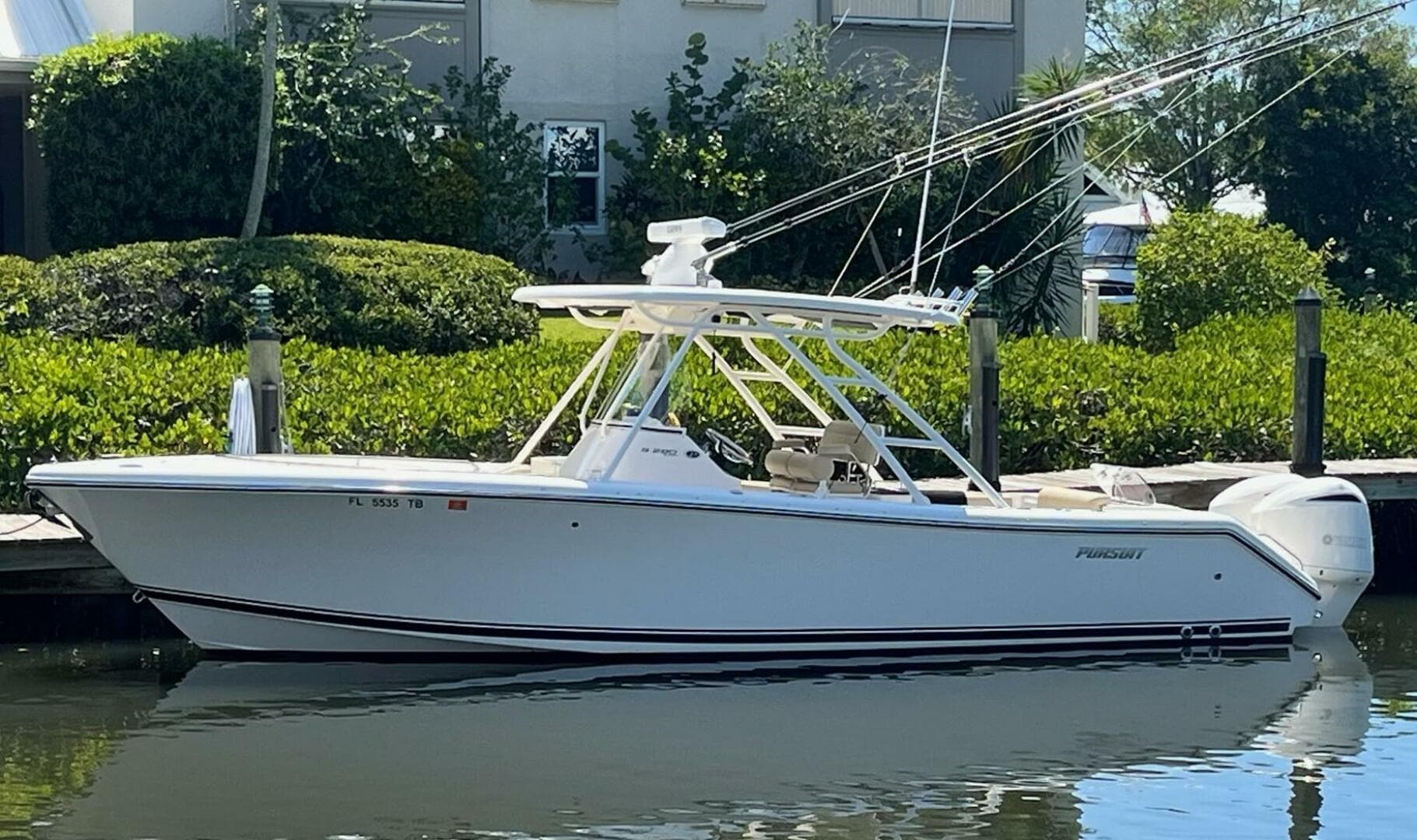 2016 Pursuit — photo 1