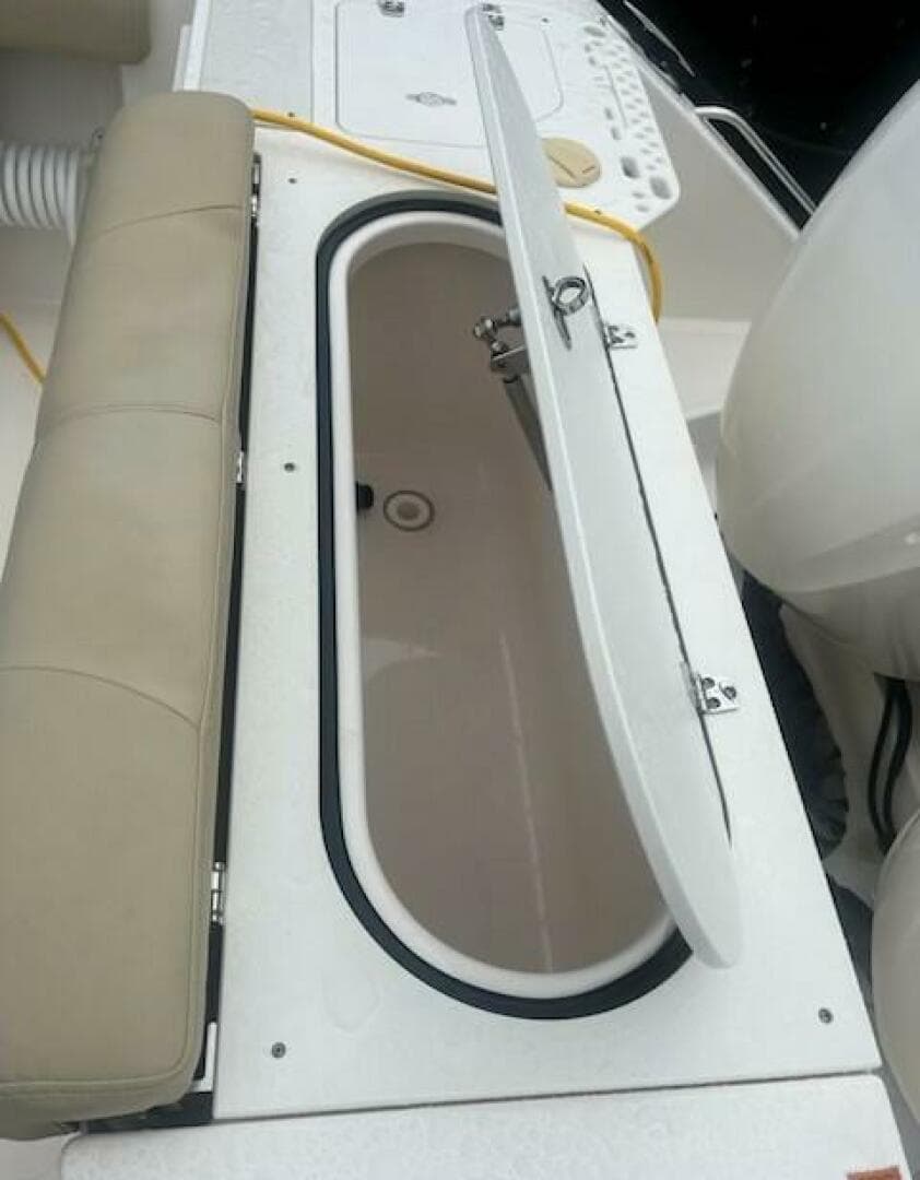 2016 Pursuit — photo 22