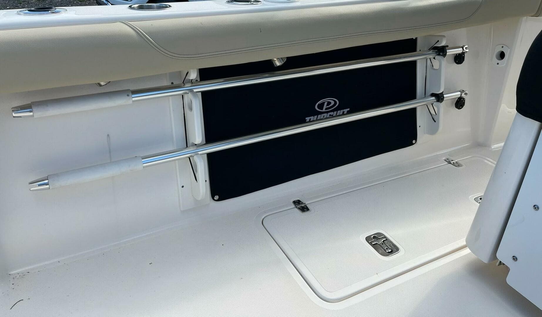 2016 Pursuit — photo 16