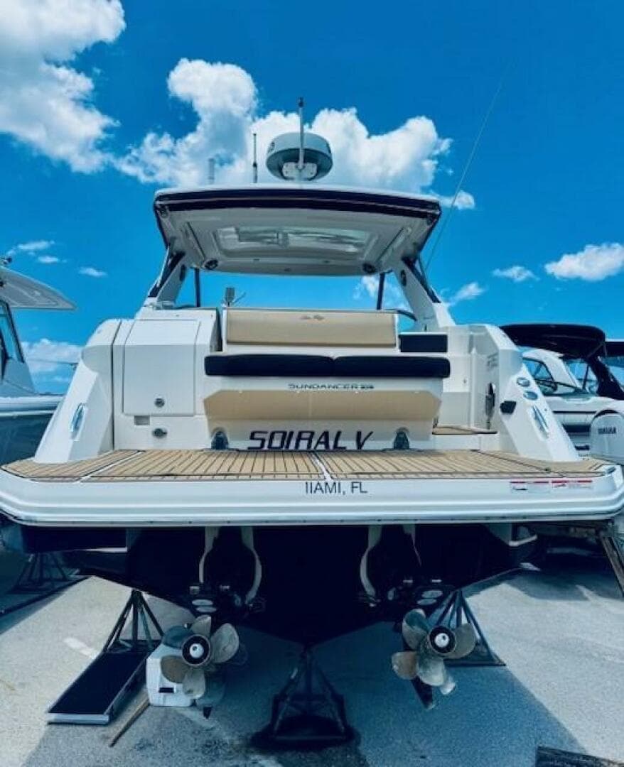 2021 Sea Ray 320 Sundancer — photo 25