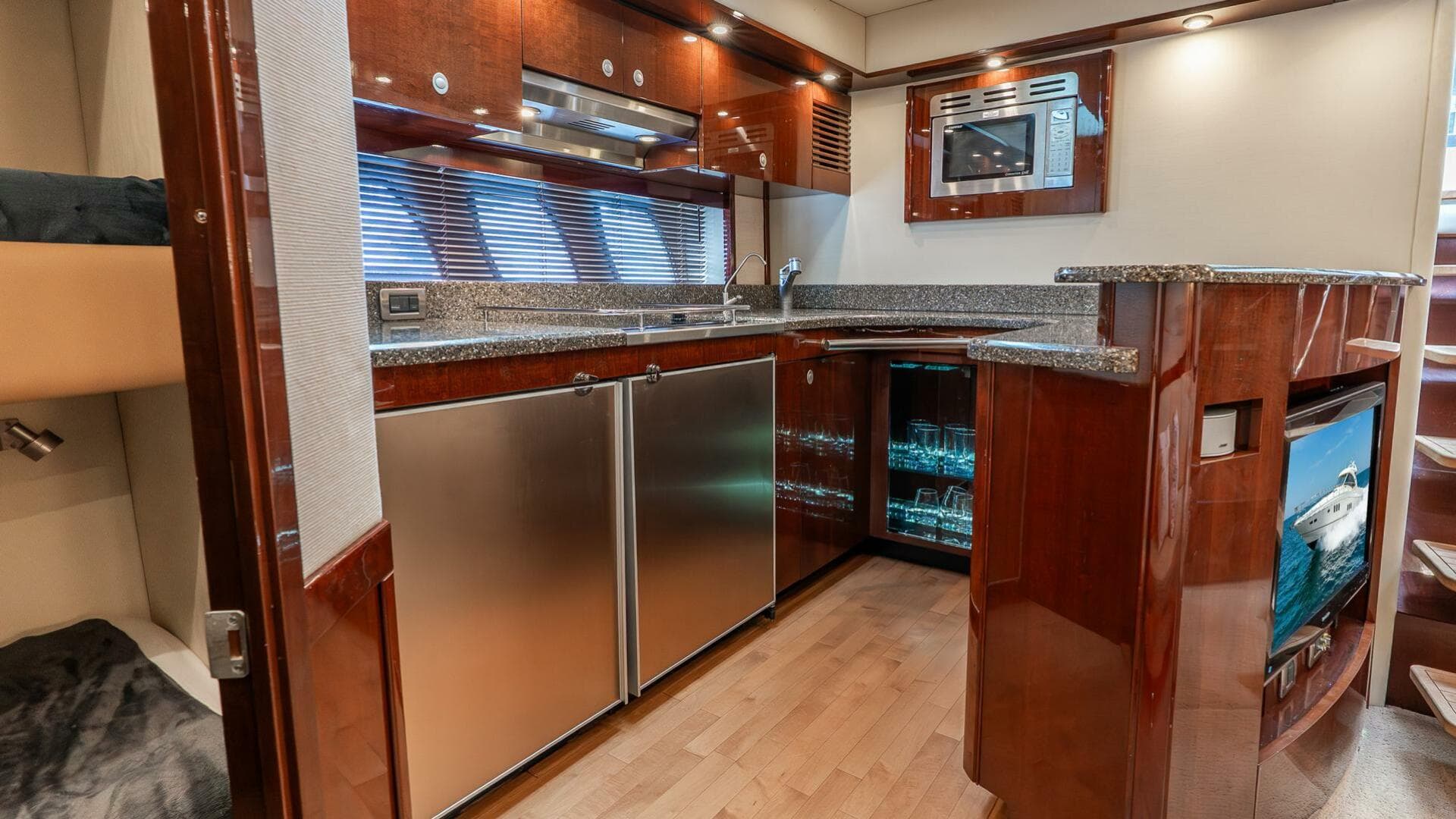 2008 Sea Ray 60 Sundancer — photo 11