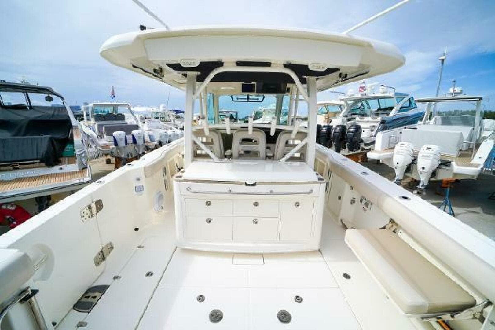 2018 Boston Whaler 380 Outrage — photo 14